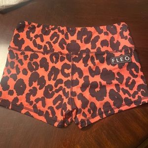 Fleo coral leopard print original high rise 2.5 inch inseam